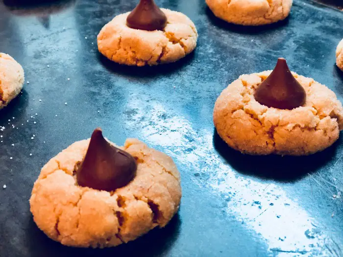 Peanut-Blossoms cookie